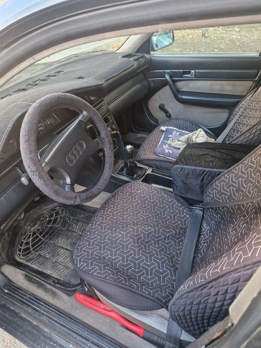 Продам ауди с4  2.3 об инжектор