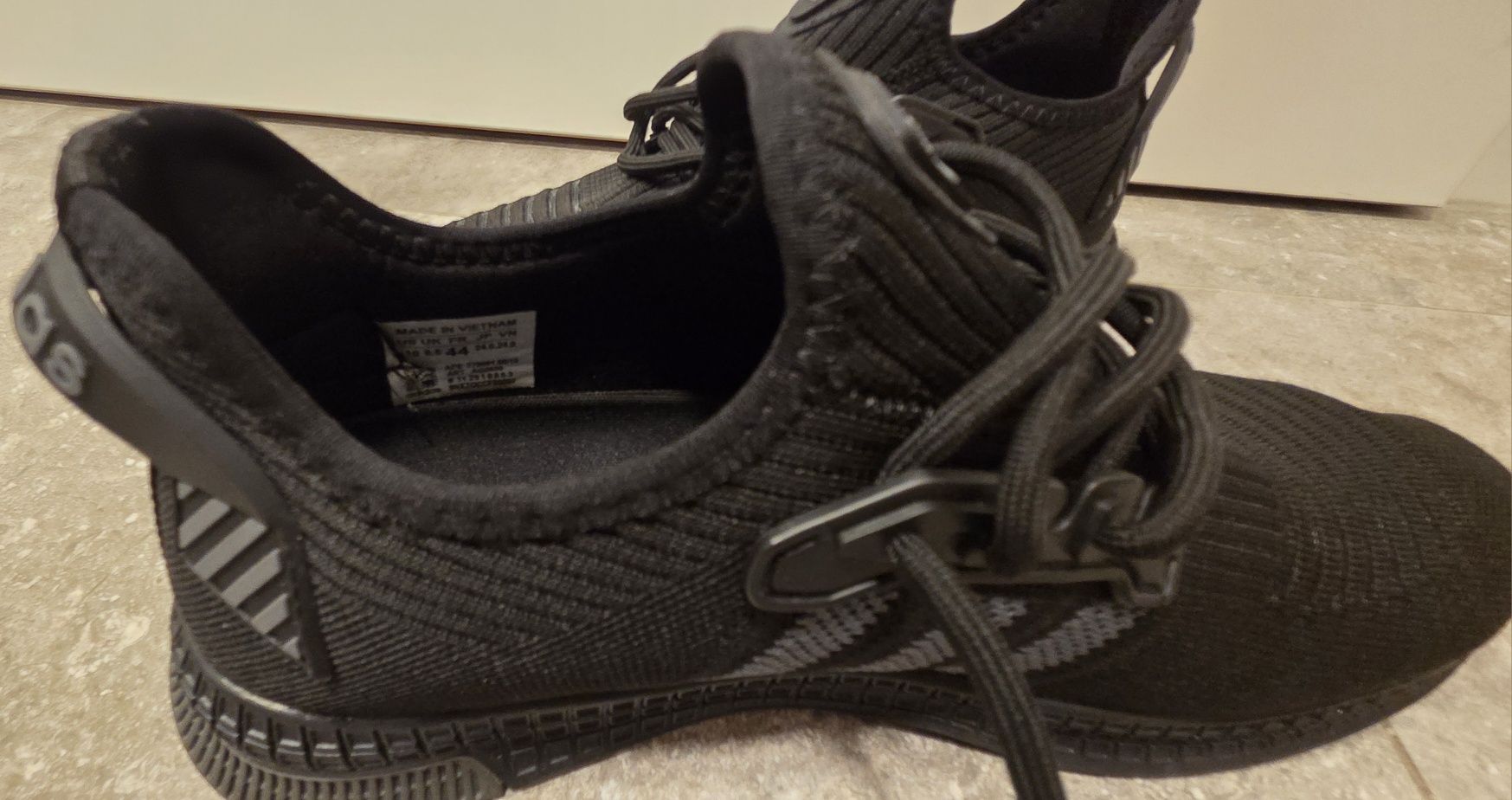 Vand adidasi Adidas marimea 44