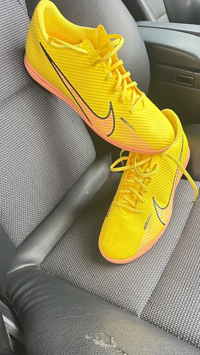 Обувки за зала NIKE Mercurial