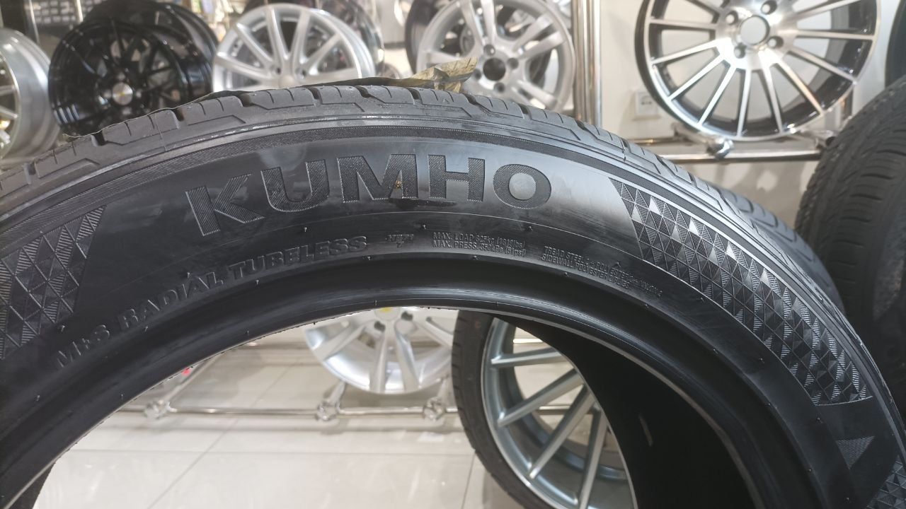 Balon shina KUMHO GRUGEN HP71 235/55R19