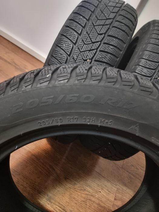 Set 3 anvelope de iarna Pirelli 205/60/17