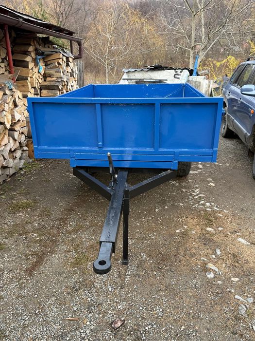 Remorca tractor basculabila