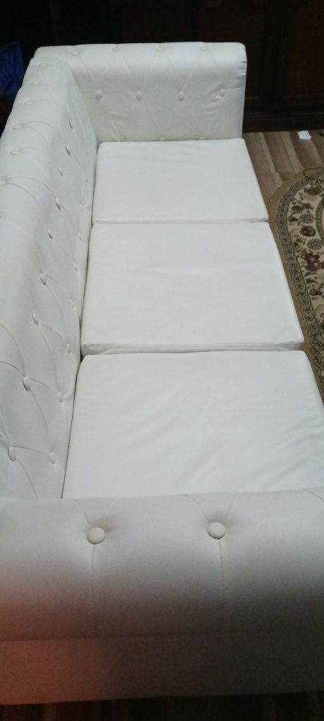 Canapea moderna din piele aproape noua 3 locuri
