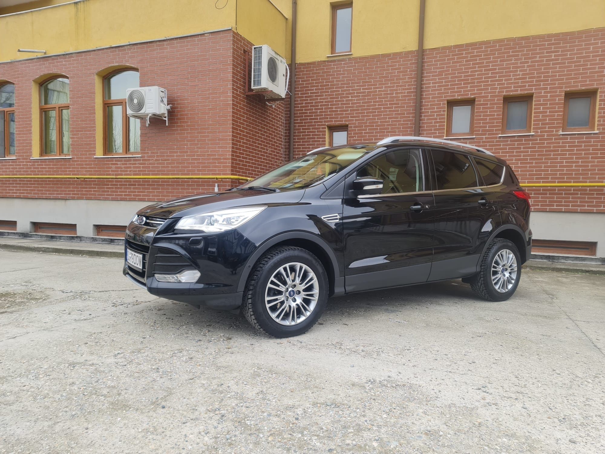 Ford kuga Proprietar 4×4