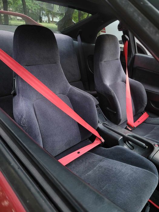 Цветни колани за автомобили