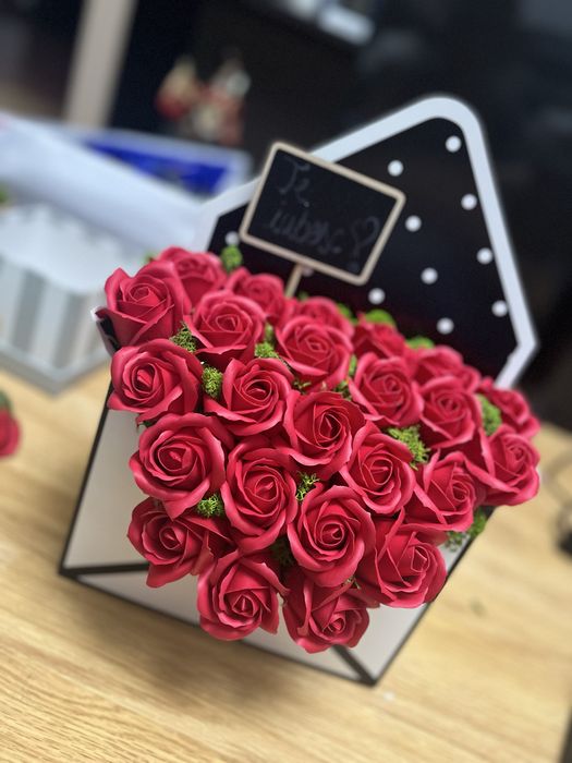 Aranjamente Florare din sapun cu licheni, diverse modele si culori.