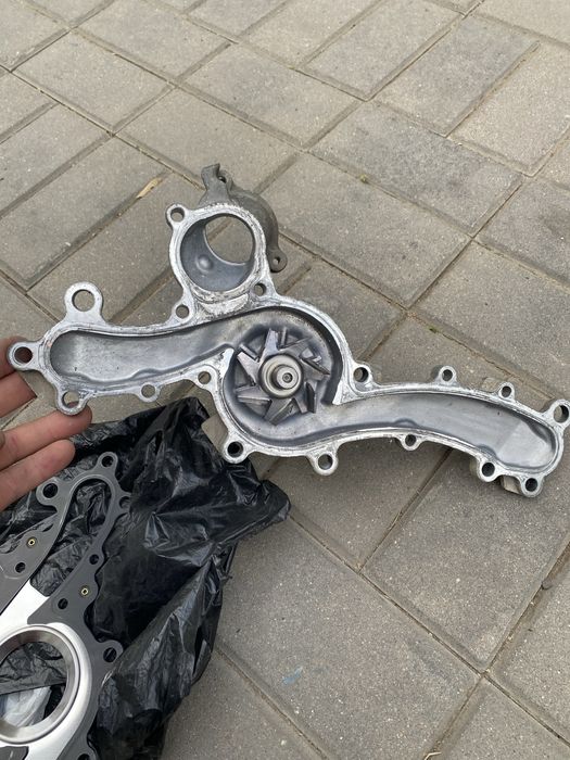 Продается помпа и ступица