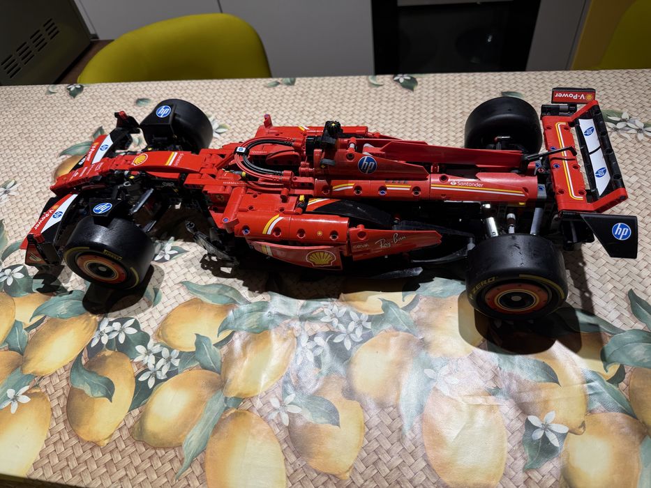 F1 Lego Ferrari bollide