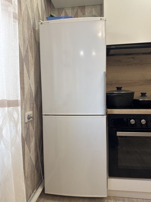 холодильник lg, самовывоз, торг имеется, качественный