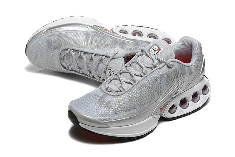 Нови с кутия дамски маратонки Nike Air Max DN silver