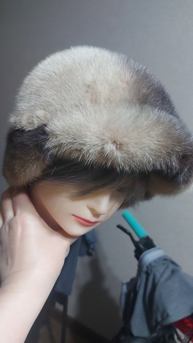 Шапка норковая в идеальном состоянии, не сыпется...