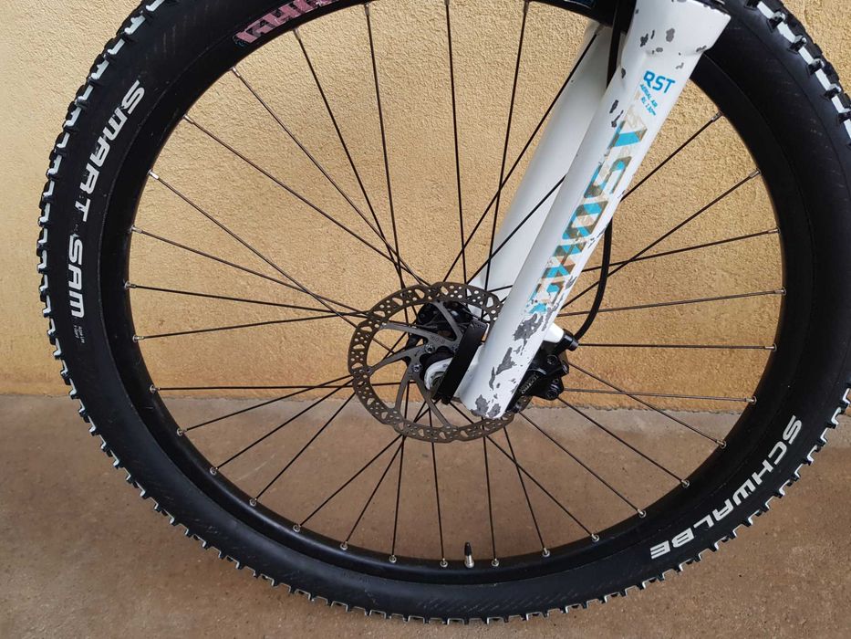 Bicicleta Ghost, suspensie pe aer, frane hidraulice, roti pe 27.5"