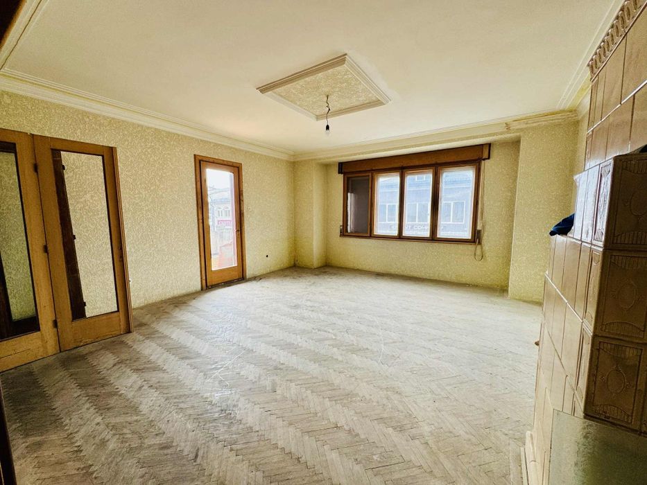 De vânzare casa pe str gării