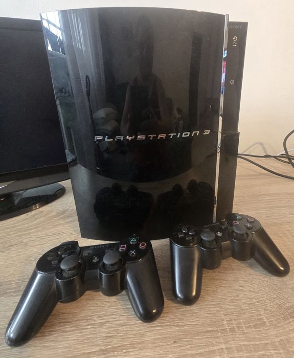PS3 backwards compatible ps2/ps1 modat 2 manete