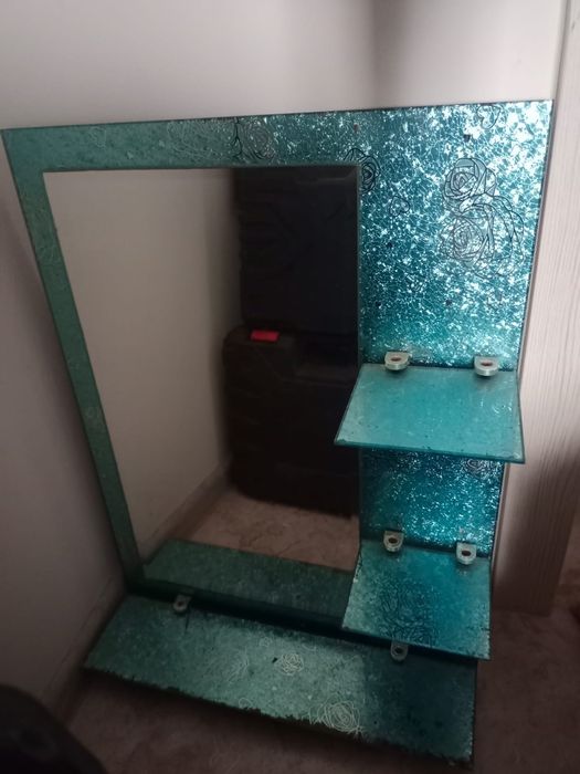 Продам подставку с зеркалом
