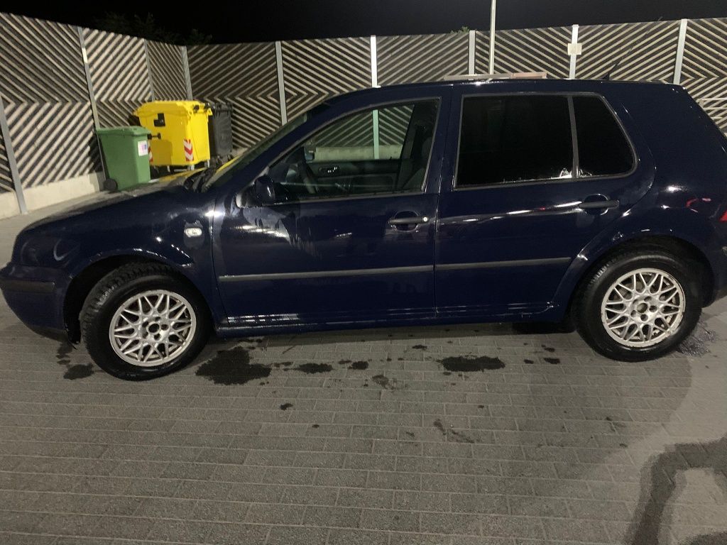 Vand golf 4 14 benzina