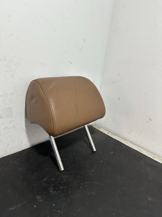 Tetiera Audi A6 C6 culoare maro coniac