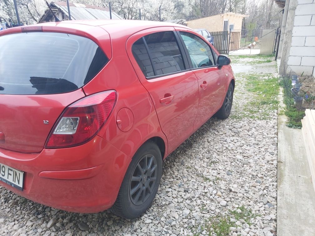 Vând Opel Corsa D