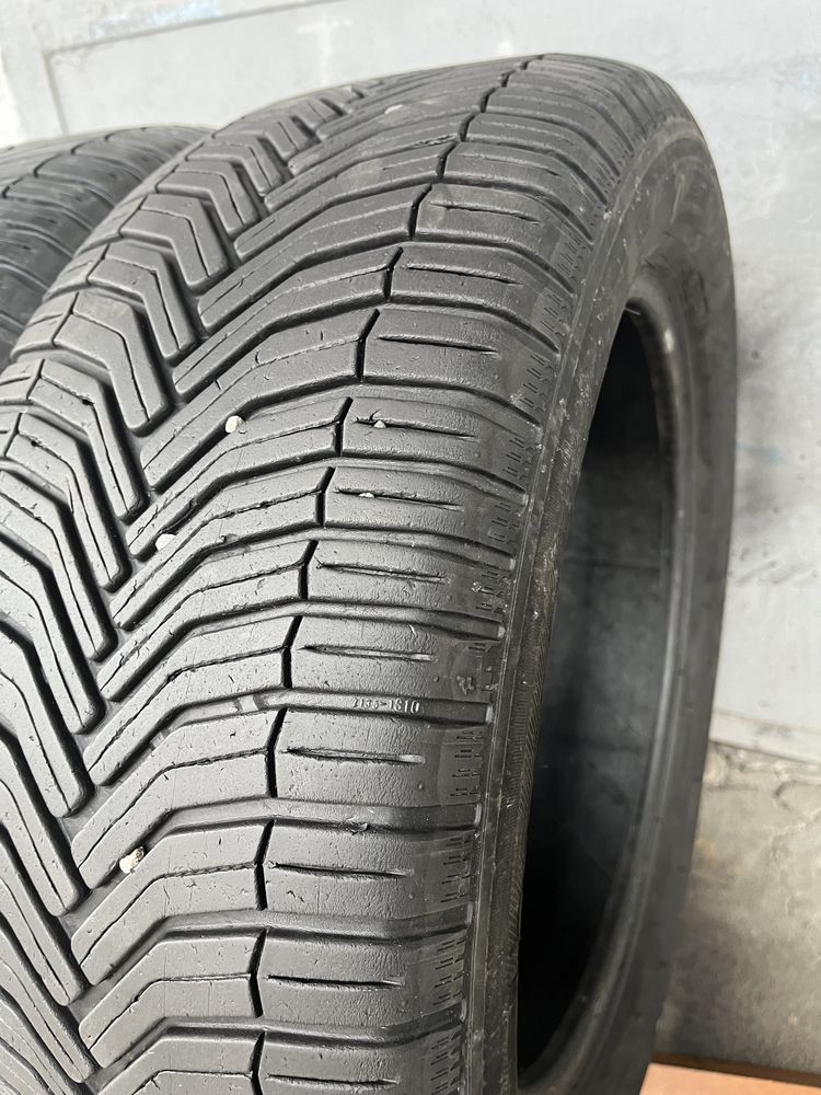 2 бр. всесезонни гуми 215/55/17 Michelin DOT 0217 5,5 mm