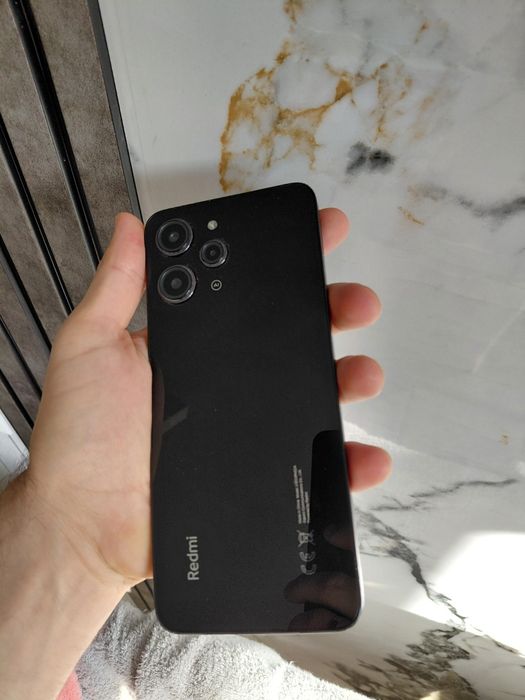 Продаю смартфон xiaomi redmi 12