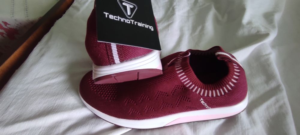 Чисто нови ортопедични обувки, номер 37, стелка 24, 7 см.Леки и удобни