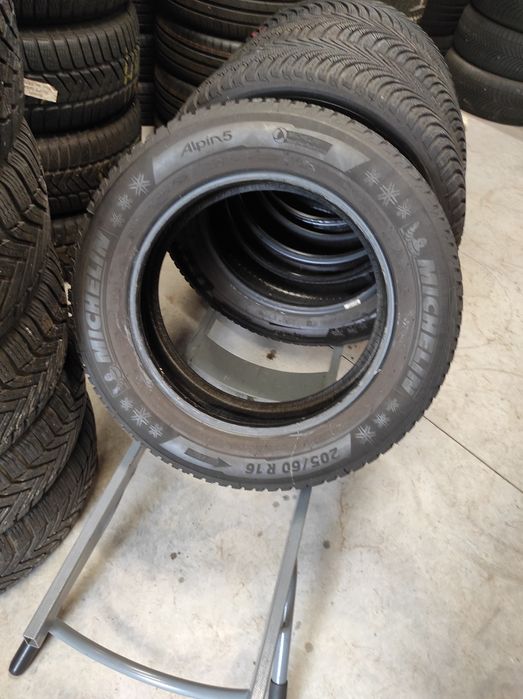 205/60/16 Michelin