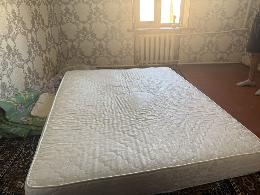 Спальная кровать