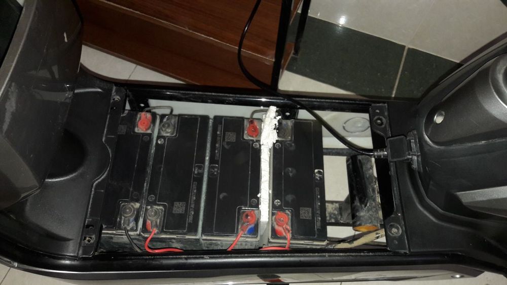 Skuter 48 v 4 akumliyator 240vat