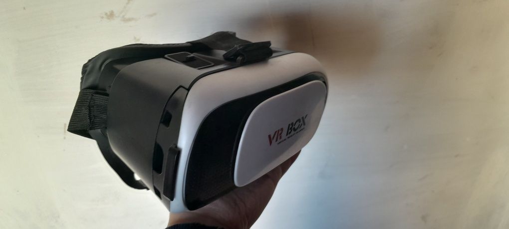Продам VR очки, компактные, исключительно для телефонов