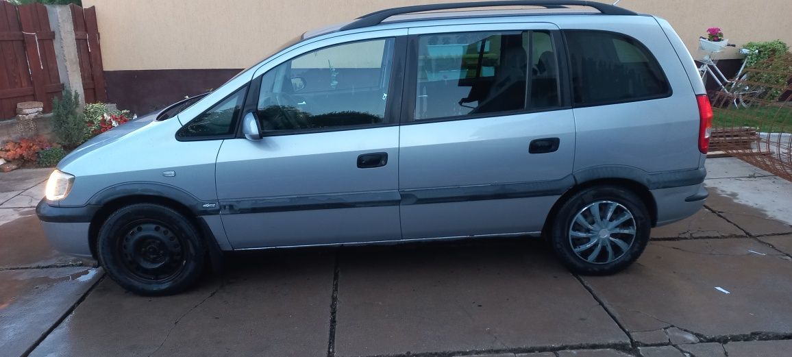 Vand Opel Zafira 1,6 benzina 2002