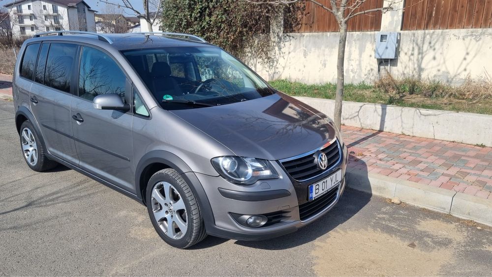 Volkswagen touran cross