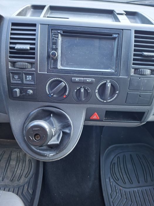 Vind t 5 motor 1.9 din 2008 are acte valabile are AC geamuri electrice