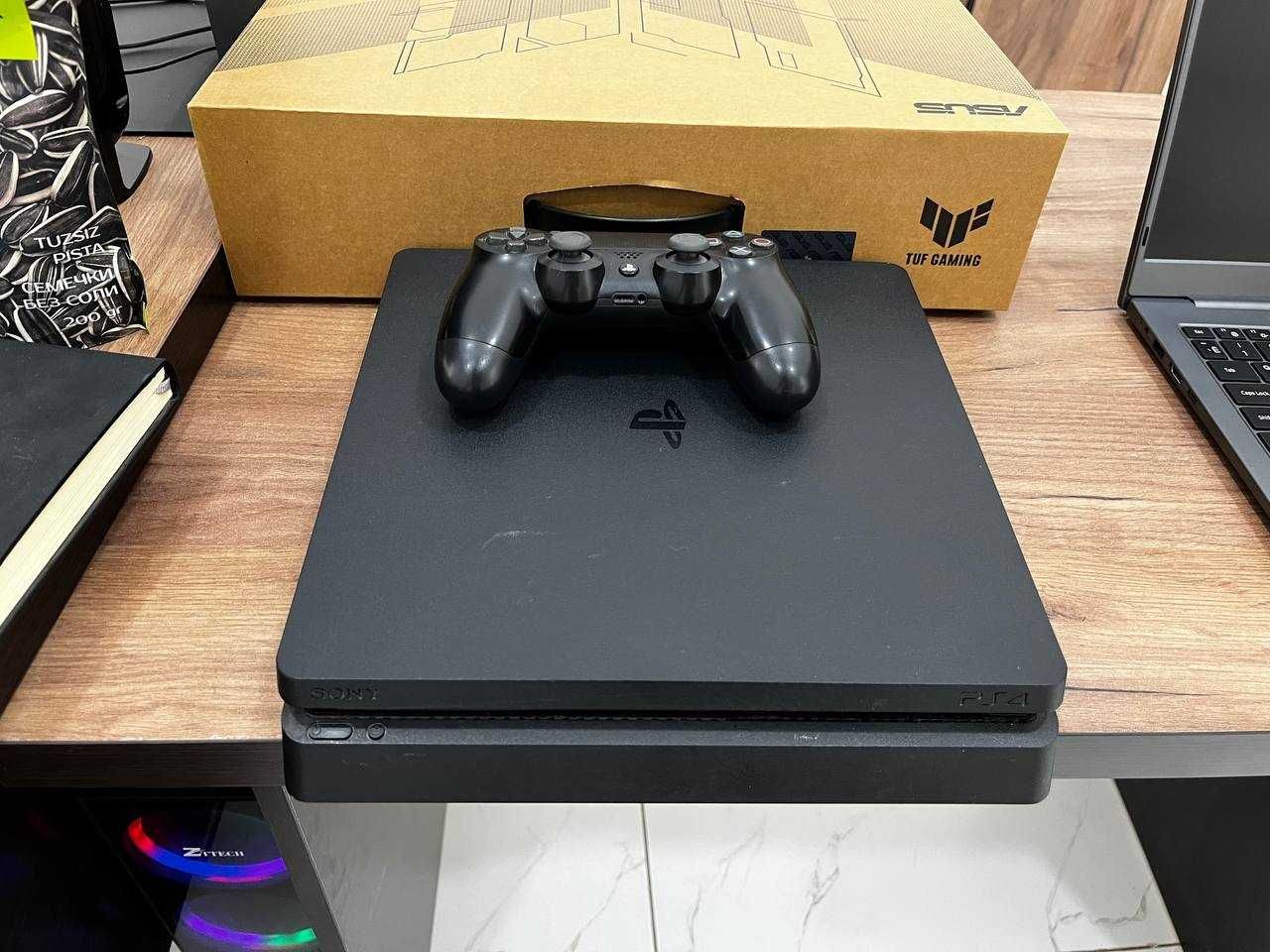 Playstation 4 Slim 500Gb 1 Джойстик