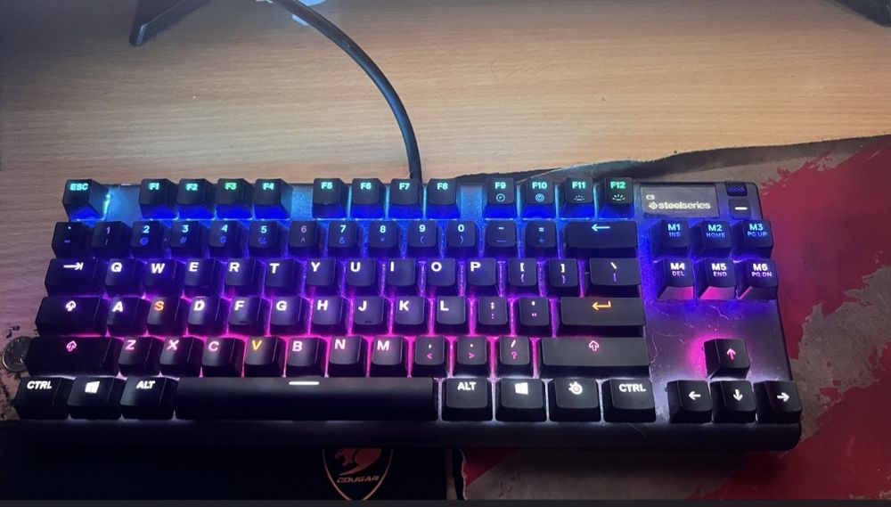 Steelseries Apex Pro TKL Бартер Като нова