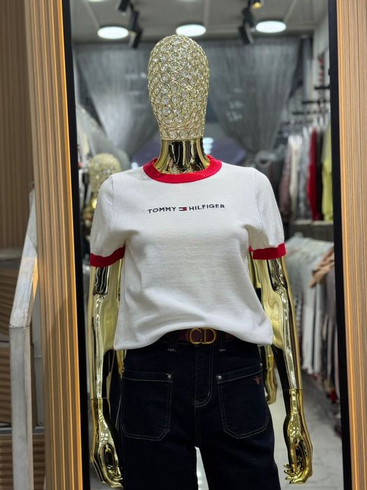 Киімдер сатылады