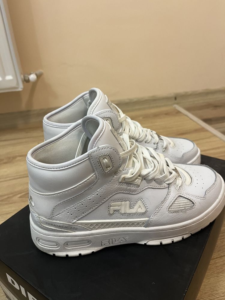 Бели Кецове Fila
