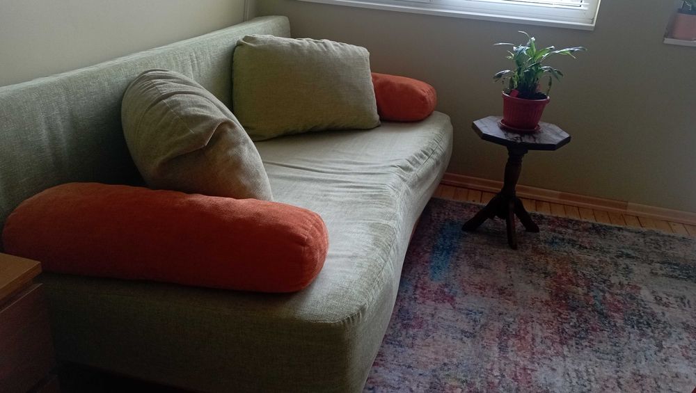 Диван-канапе, в отлично състояние