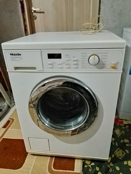 Пералня Миеле на части