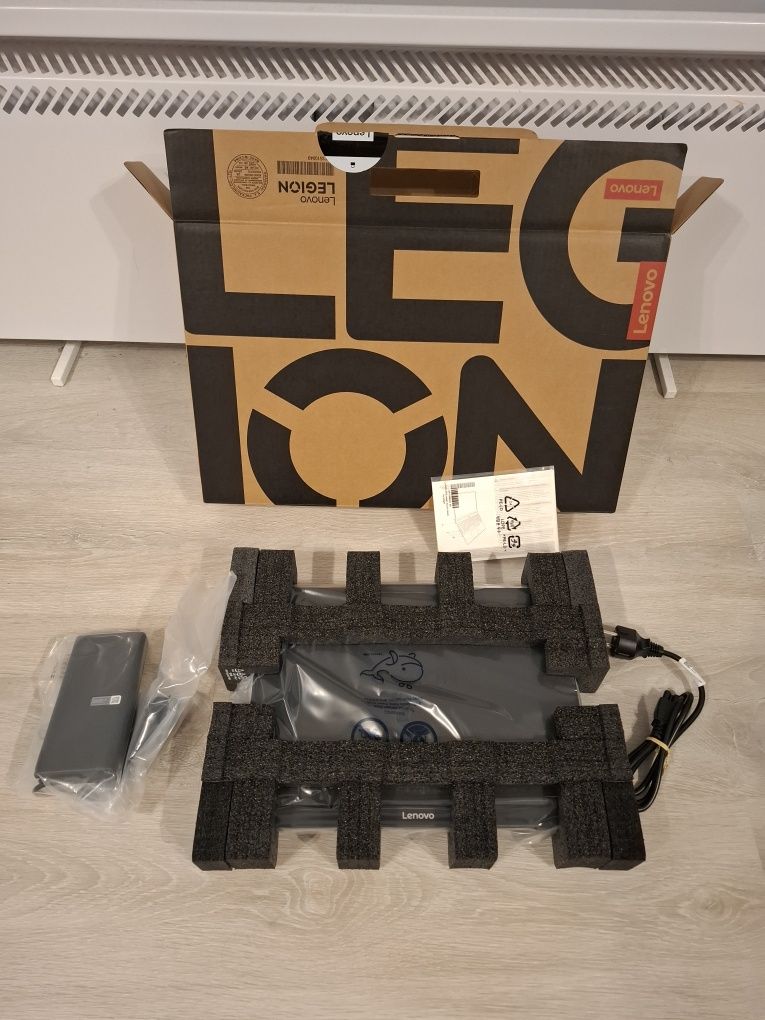 Legion 5i 15 (Ultra 7-Windows 11 Home-32GB-1TB-RTX 5060) ЧИСТО НОВ!!!