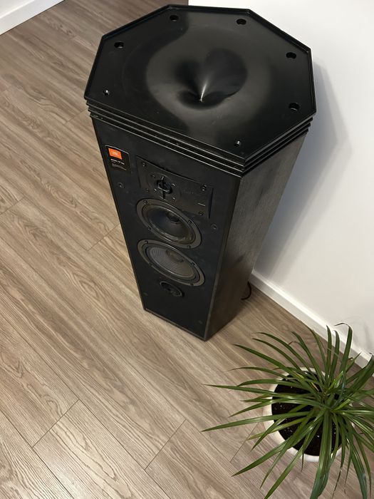 JBL HP 530 – boxe vintage de podea, sunet puternic, mici urme de uzură