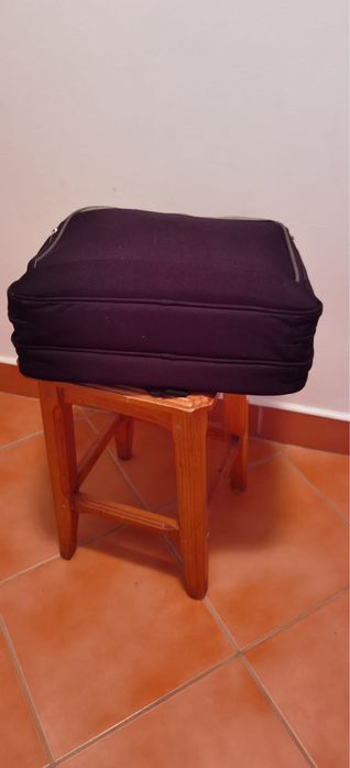 Geanta Saxoline.   .