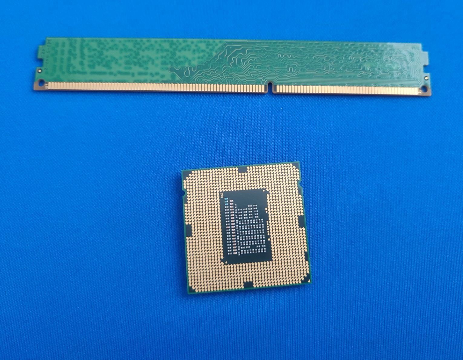Процесор Intel i3 2120 / Kingston 4GB ddr3 1333
