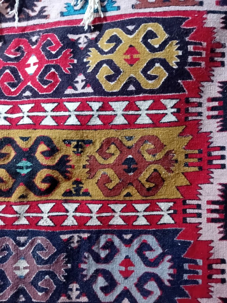 Чипровски килим - Пиротски