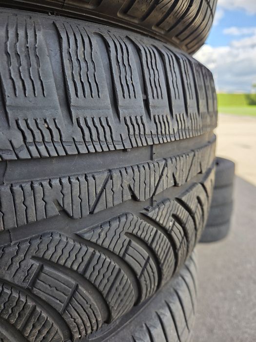245/45/18 Michelin alpin pilot MO Runflat