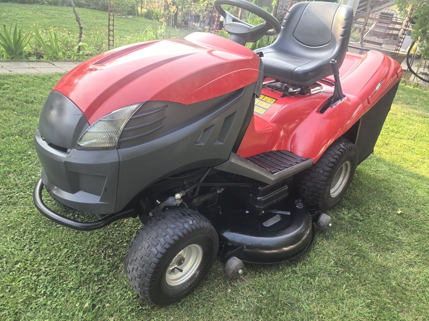 CASTEL GARDEN TCX 122 HYDRO Тракторна косачка Трактор 20 к.с