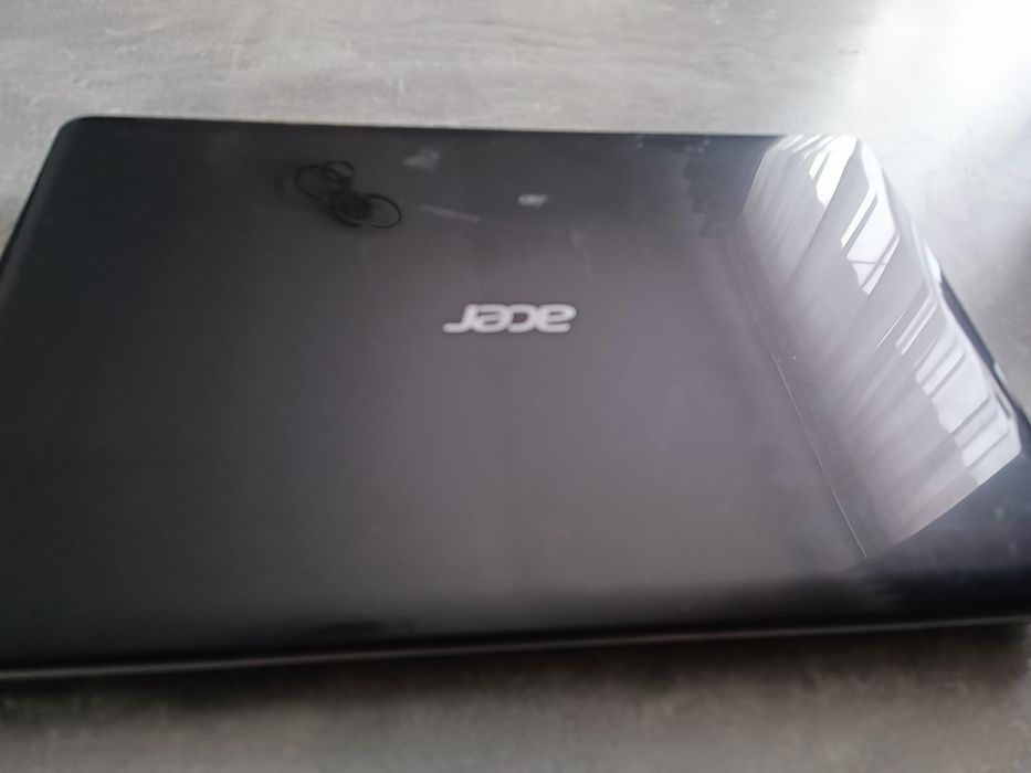 Laptop gaming Acer aspire E1-571G