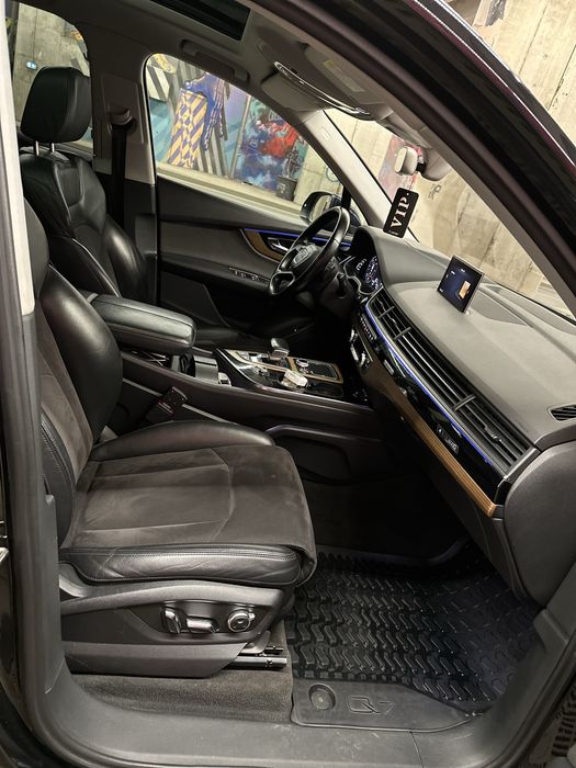 Audi Q7. 2016 Model S Line Exclusiv 3.0 d Panoramic Night Vision
