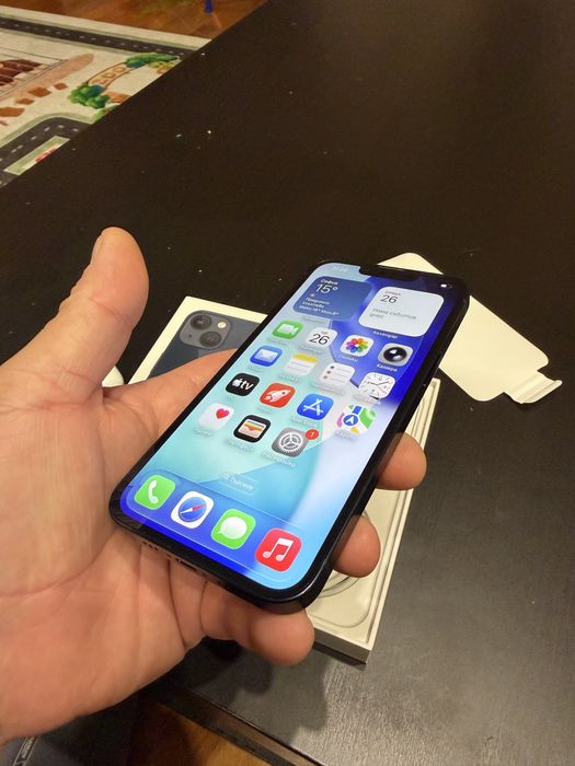 iPhone 13 256gb е добро състояние с подарък airpods gen2 оригинални