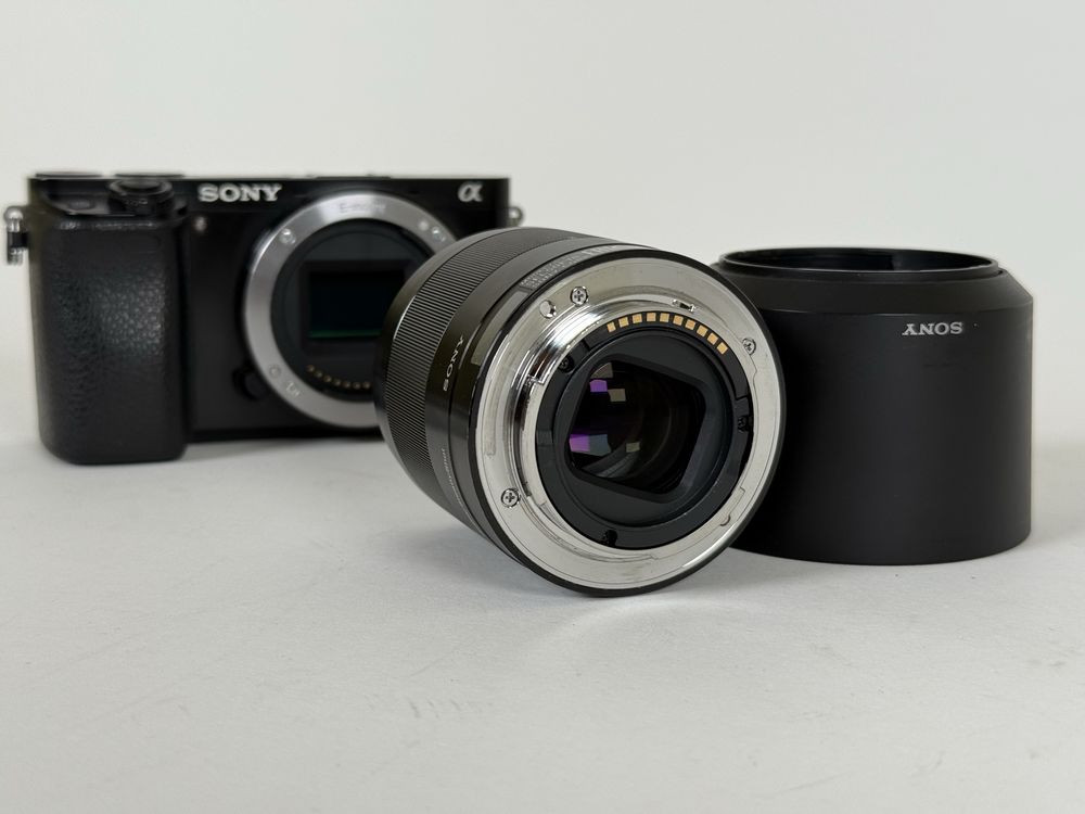 Sony A6000 + Sony SEL 50mm, 1,8f + 3 батерии, зарядно и карта памет