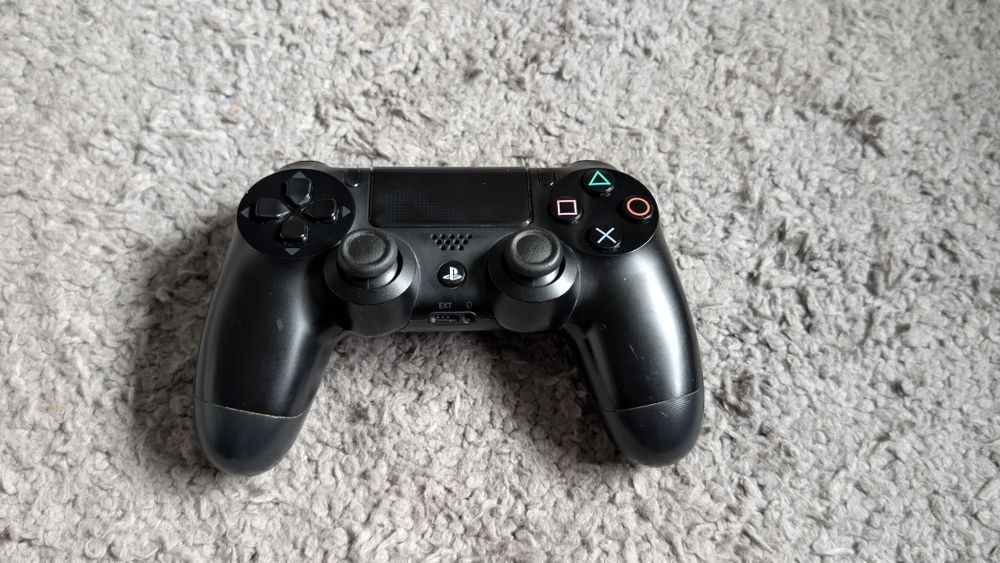 Controller Sony Dualshock 4 pentru PlayStation 4
